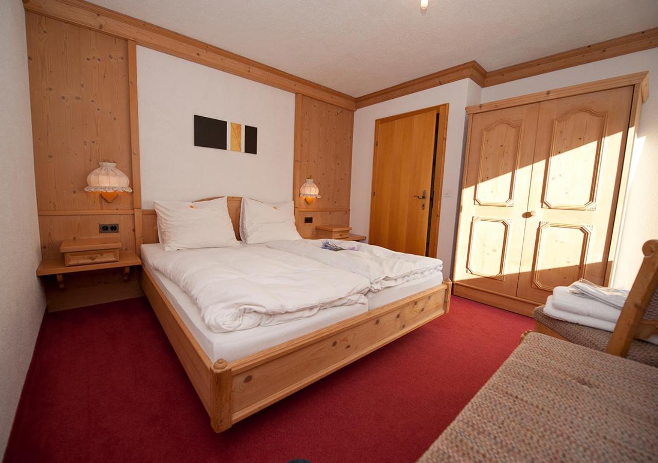 Hotel Garni Bergsonne Samnaun Bilik gambar